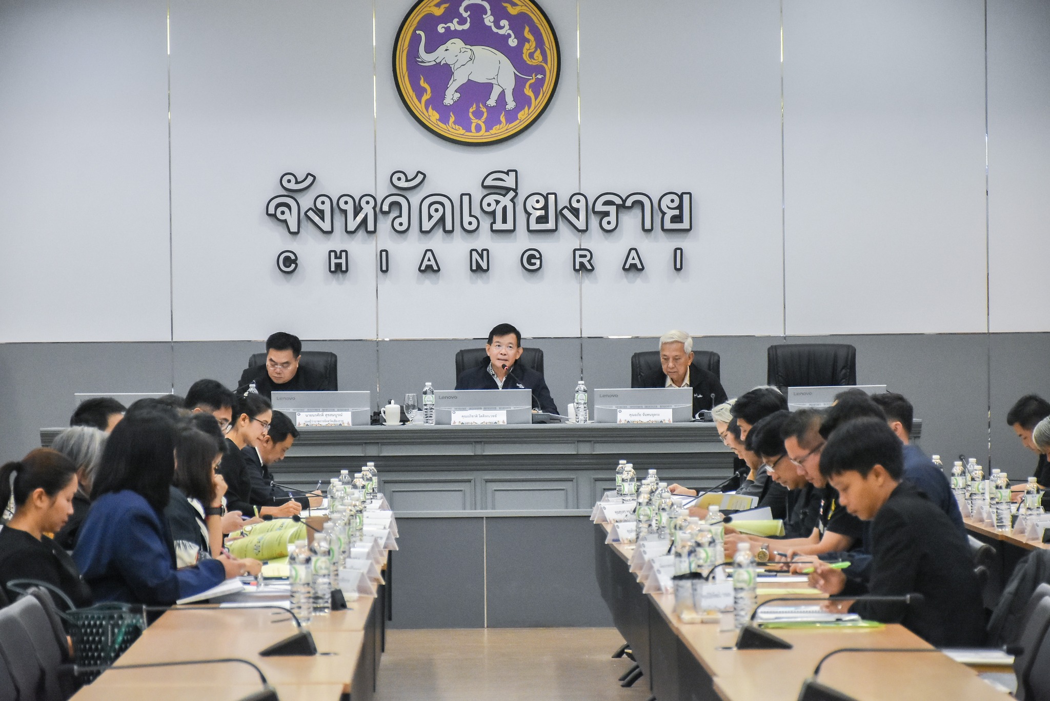 พช.แม่ลาว>>>ร่วมประชุมเตรียมความพร้อมโครงการ "ด้วยจงรักและภักดี" สร้างประโยชน์ให้ชุมชน ประชาชนมีความสุข 