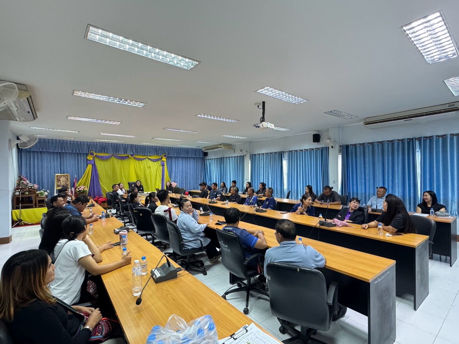 พช.แม่ลาว>>>ประชุมอาสาพัฒนาชุมชน (อช.) และคัดเลือกผู้นำอาสาพัฒนาชุมชน (ผู้นำ อช.) ตำบลโป่งแพร่ อำเภอแม่ลาว